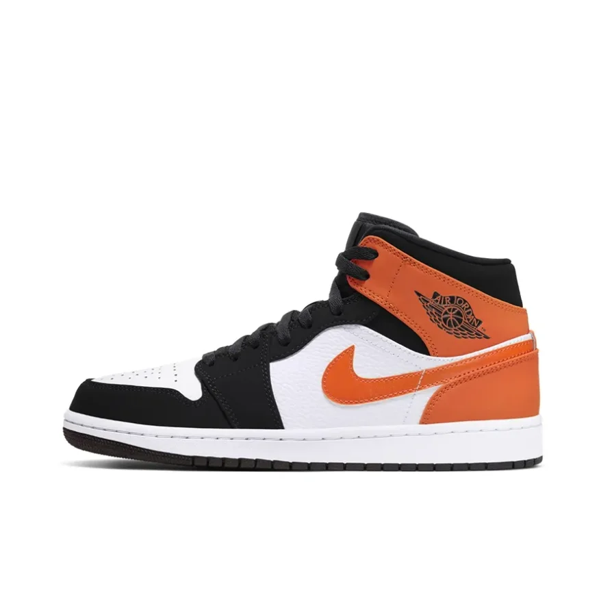 Jordan Air Jordan 1 Mid Se أحذية رياضية مريحة متوسطة القمة ريترو كريكيت للرجال والنساء أنماط أبيض برتقالي وأسود Colorway