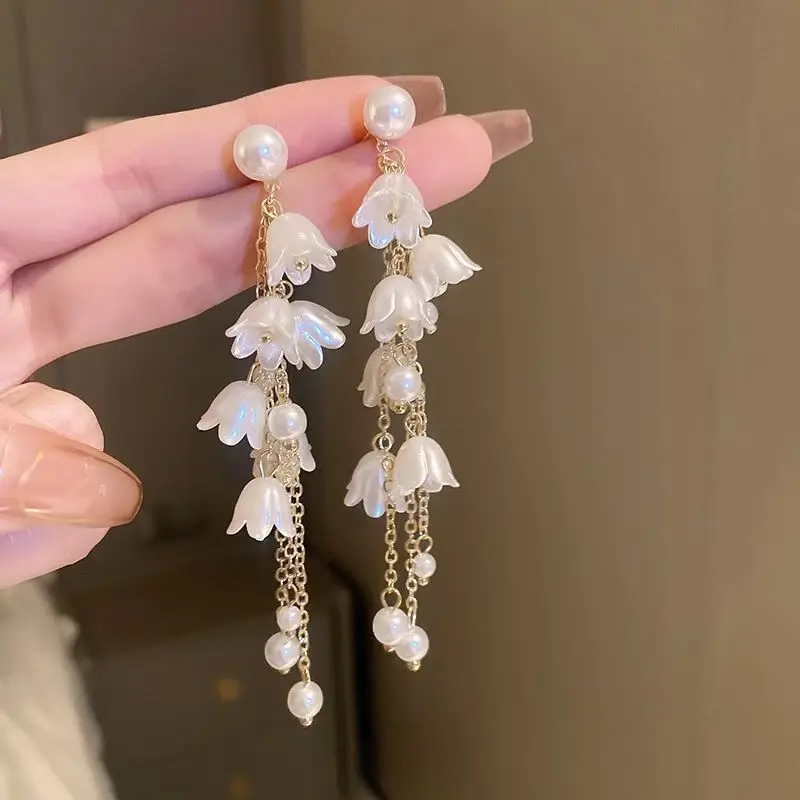 New Trend Bell Orchid Tassel White Imitation Pearl Long Pendant Earring for Women Geometry Brincos Wedding Jewelry Girl Gift