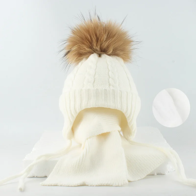 جديد وصول الأطفال ريال الراكون الفراء الكرة زغب قبعة وشاح مجموعة الخريف والشتاء تويست محبوك الدافئة Earflaps قبعات الرقبة أدفأ