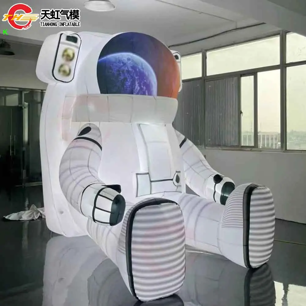 

4 м высокое освещение надувная модель астронавта на луне сидящий надувной космонавт воздушный шар рекламный наземный шар