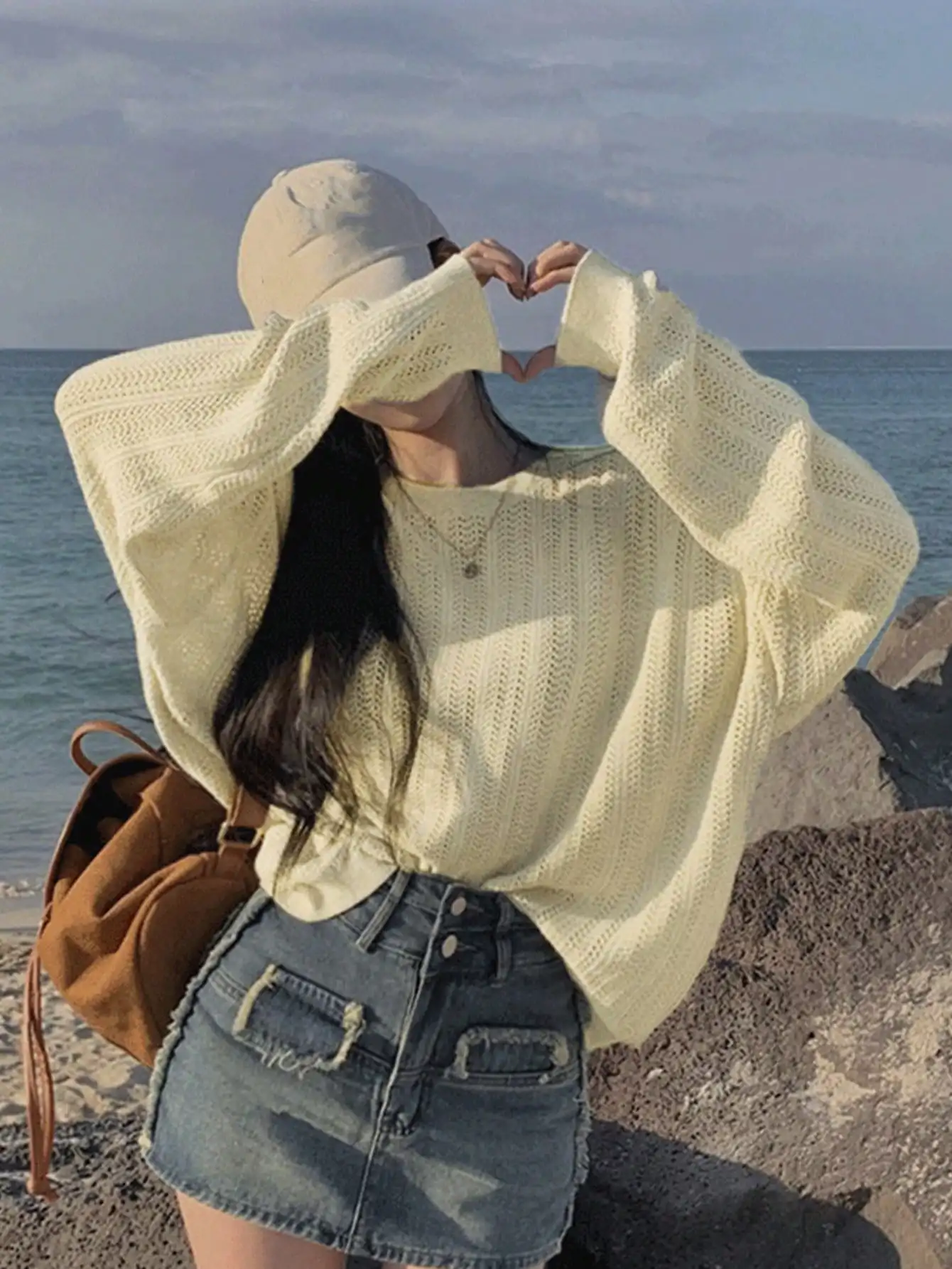 

Korean Chic Round Neck Long-Sleeved Women's 2024 New Spring and Autum Gentle Style Age-Reducing Cut Out Blouse Top
