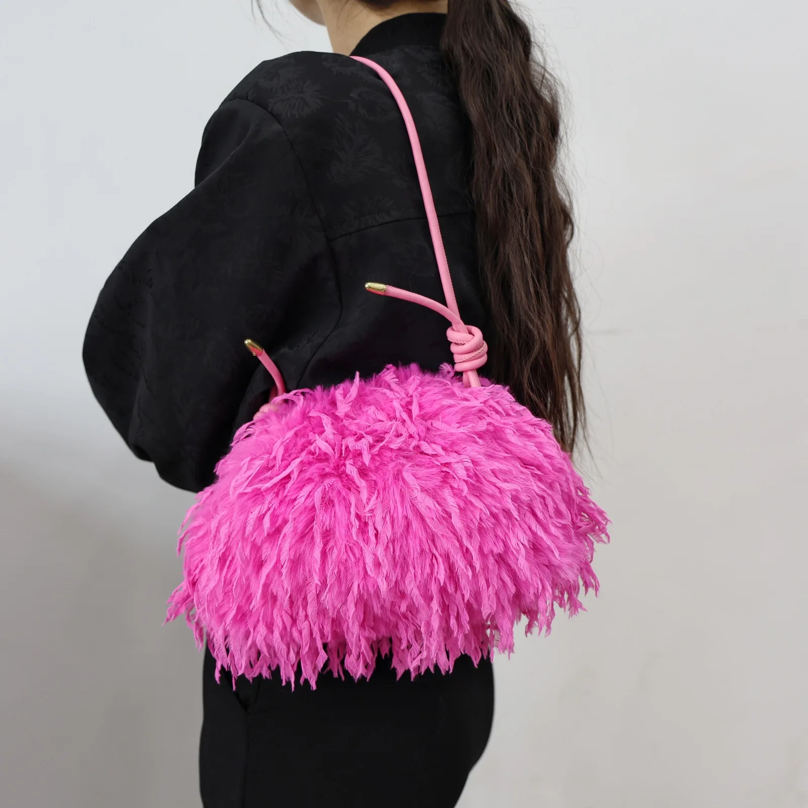 

2025 New Cloud Shaped Plush Underarm Bag Folded Handheld Fluffy Fairy Tale Bag for Women Daily Use Chinese Made
