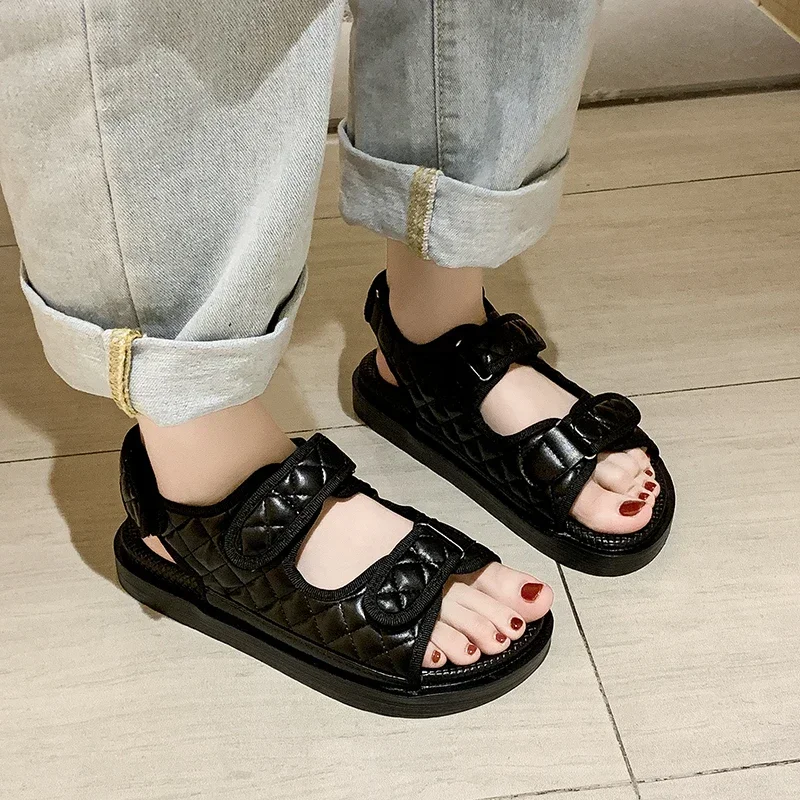 Trends Sandals Summer New Flat British Wind Embroidery Thick-soled Casual Casual Roman Fragrance Designer Shoes Star