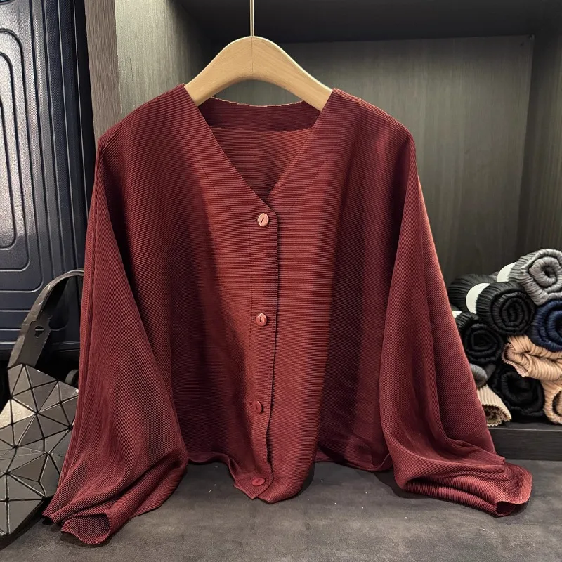 

Miyake New Solid Color Pleated Cardigan Jacket Women's Fall New Casual Versatile Thin Bat Sleeve Blouse T-shirt Wrinkle-Free