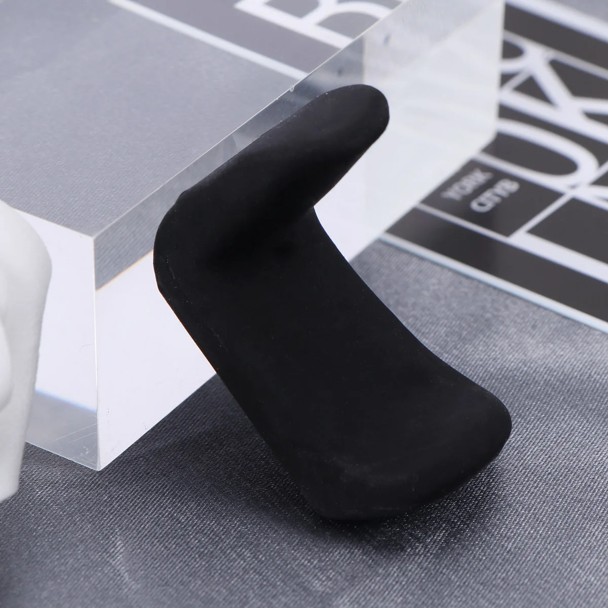 

Premium Thumb Rest for Oboe and Clarinet Flexible Rubber Build Enhanced Grip Reduced Hand Fatigue Perfect Fit for Metal Thumb