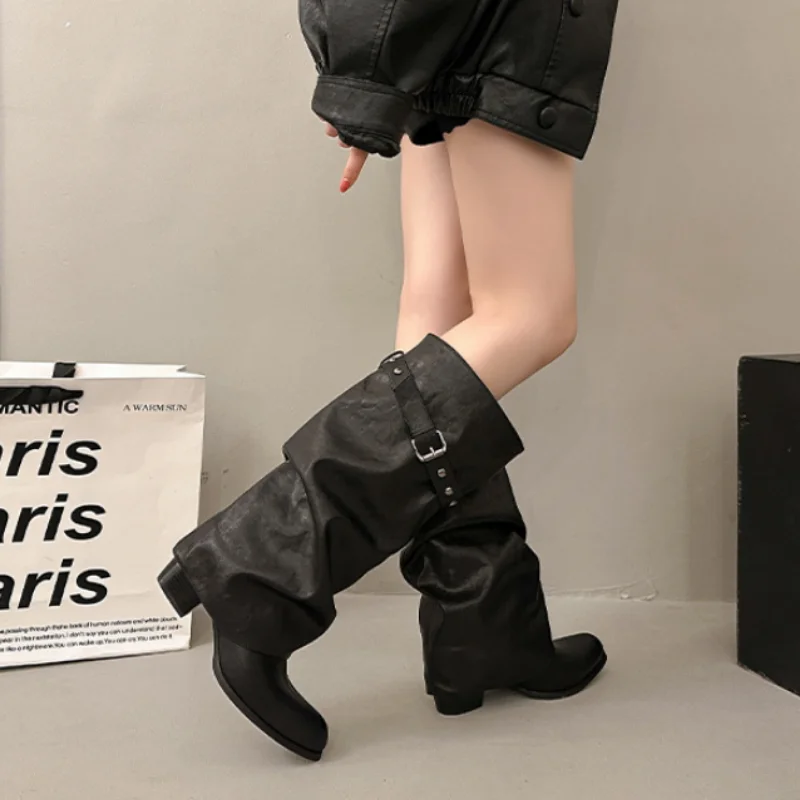 Damen-Slouchy-Stiefel mit Nieten und Metallschnalle, kniehoch, mit niedrigem Blockabsatz, Cowboy-Stiefel, Retro-Street-Fashion-Schuhe – Detail 6
