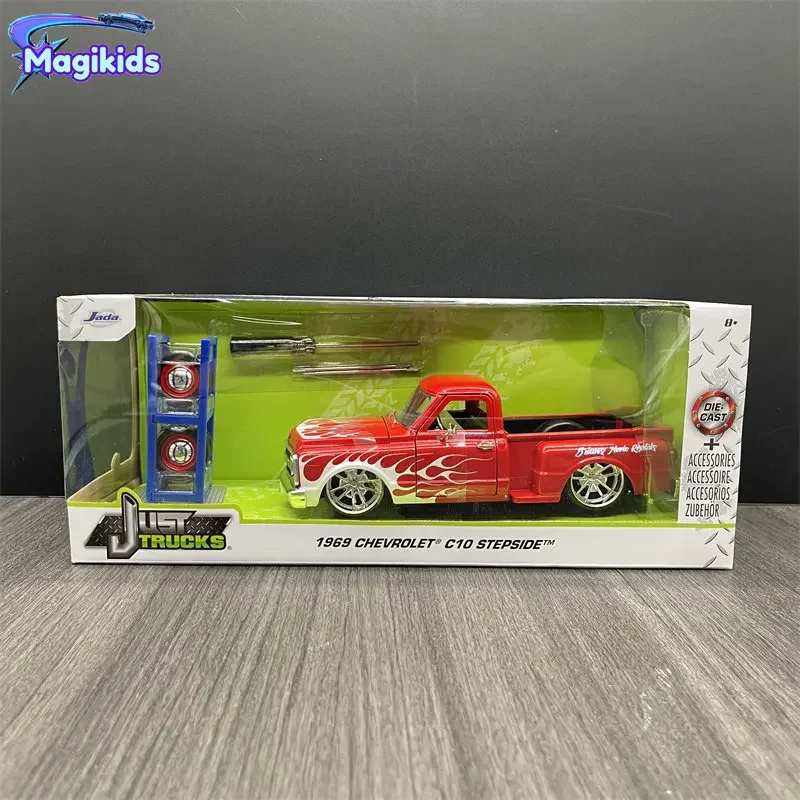 1:24 1969 Chevrolet C10 STEPSIDE High Simulation Diecast Car Metal Alloy Model Car decoration display collection gifts