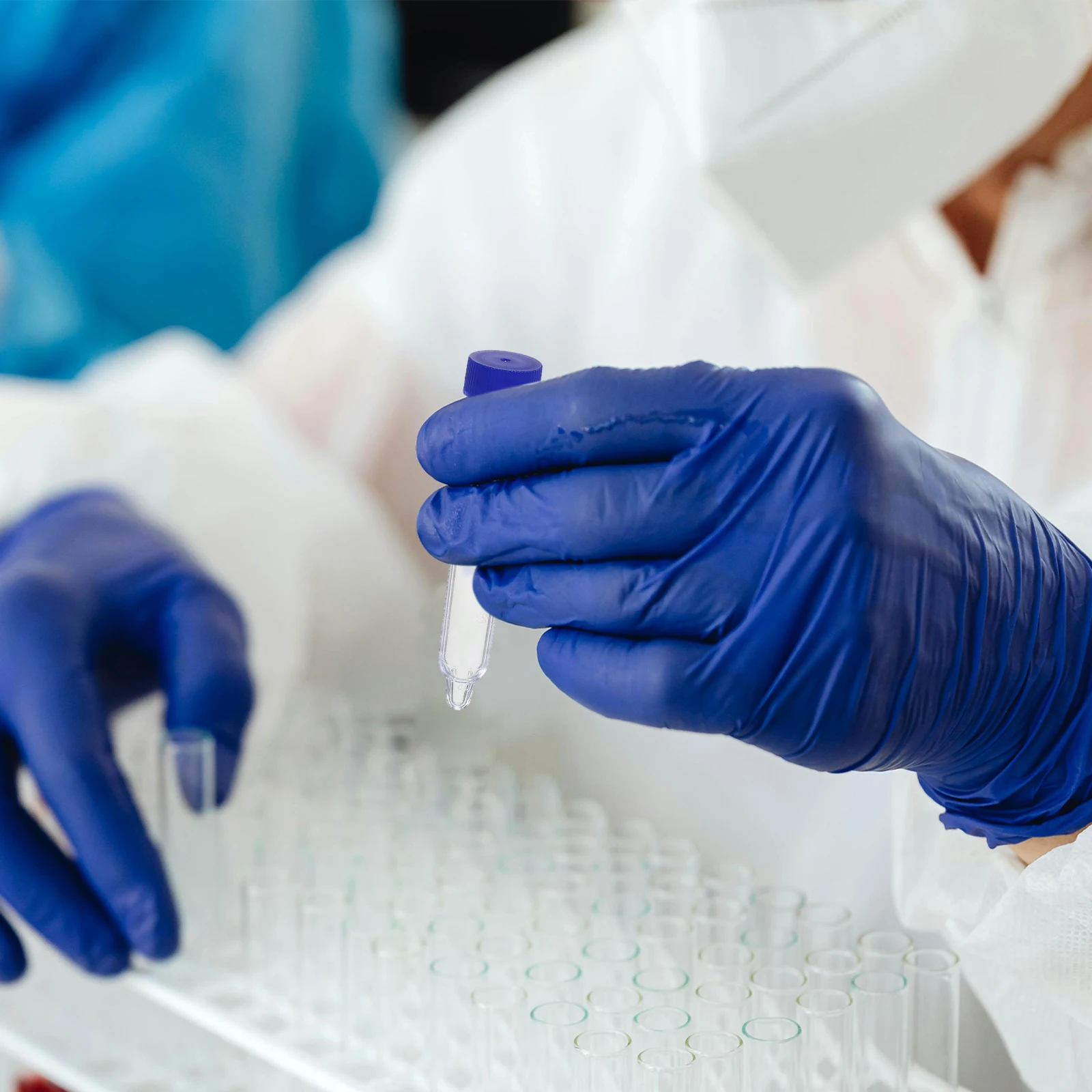 

200Pcs Plastic Urine Sediment Test Tubes Clear Screw Lid Accurate Graduation Sample Collection Plastic Test Tubes with Caps