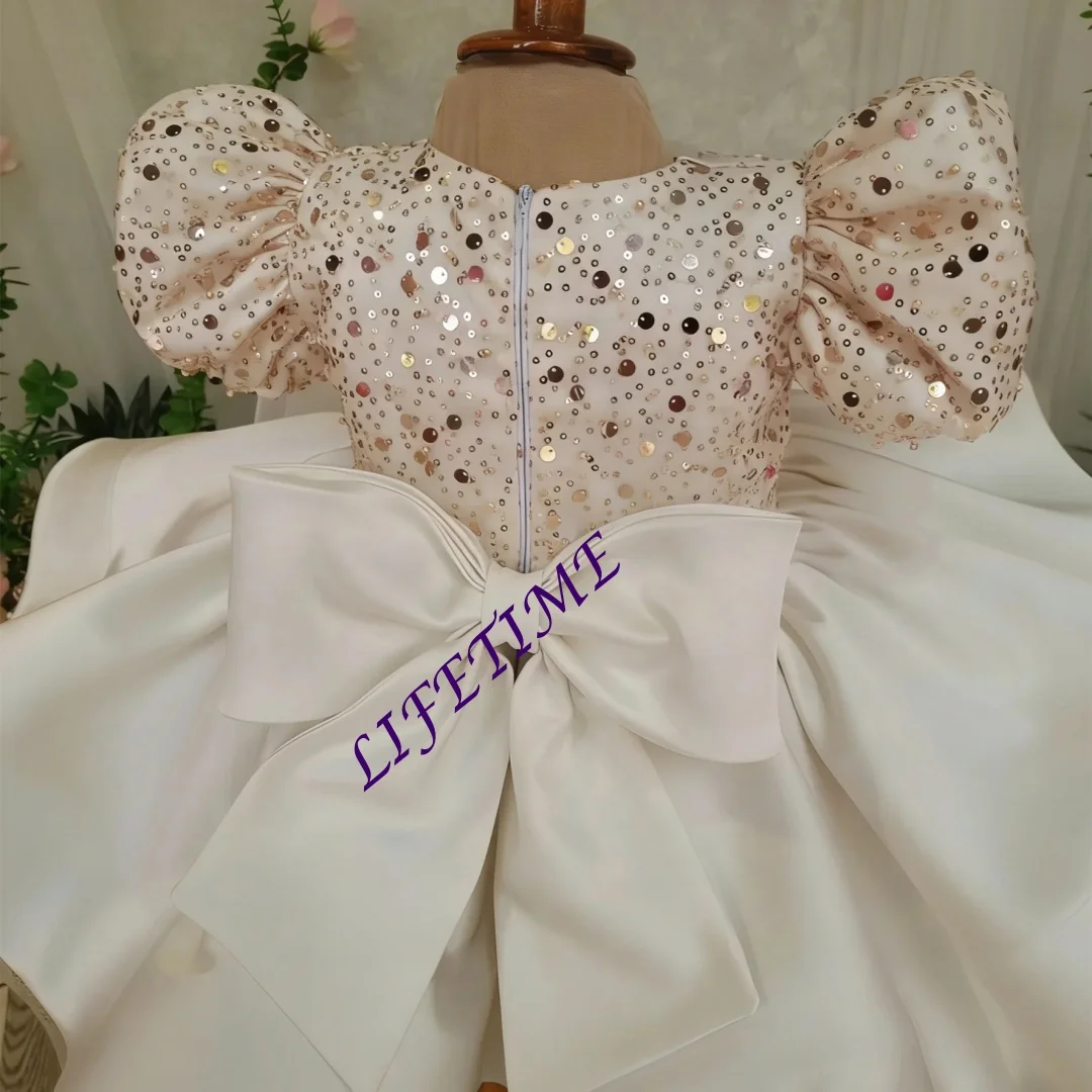 Maßgeschneidertes Elegantes Blumenmädchenkleid mit Applikationen, Glitzer-Schleife und Hoher Taille für Hochzeit, Kindergeburtstag, Erstkommunion