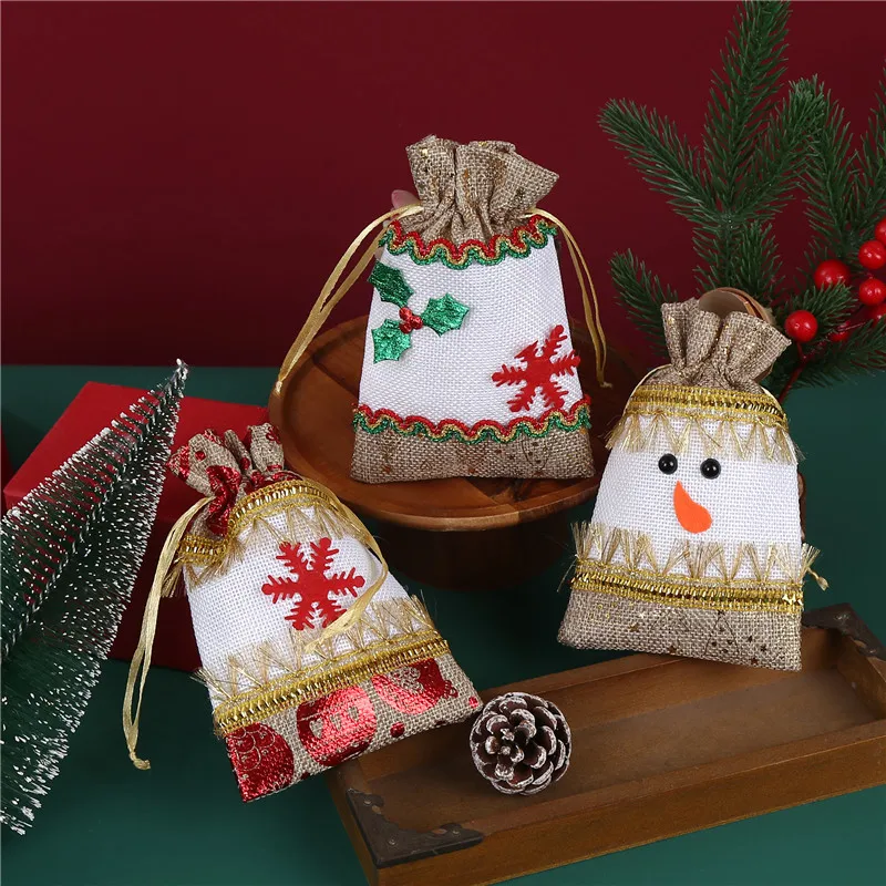 50Pcs/lot 10*14cm 3D Christmas Candy Bags Organza & Cotton Linen Drawstring Gift Bag Cute Santa Claus Snowflake Elk Pouches