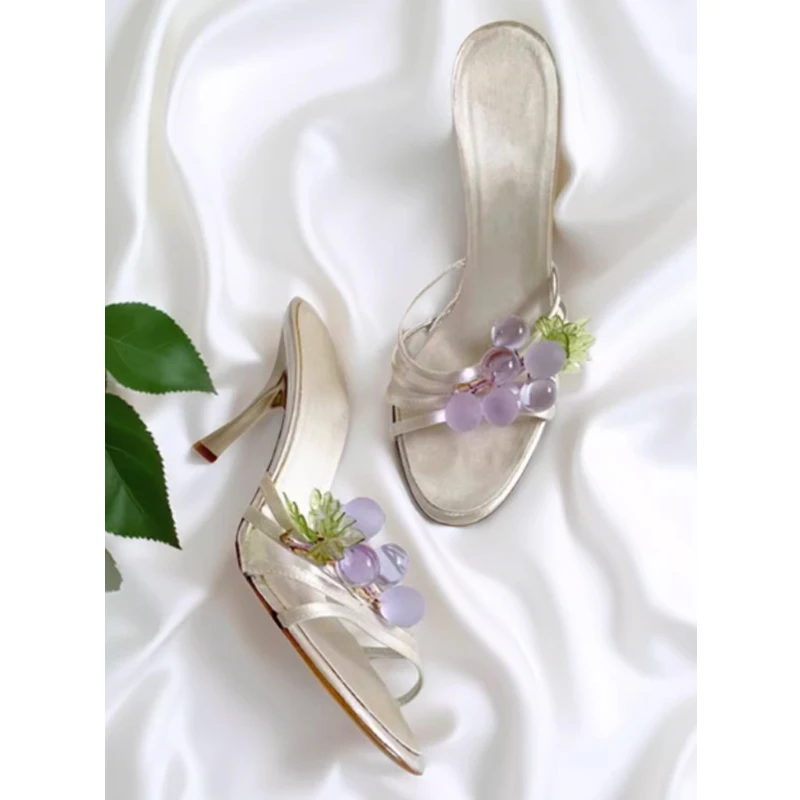 

Женские летние босоножки-мюли на шпильке с открытым носком, украшенные бусинами в цвете фиолетового винограда, синие, на высоком каблуке, для вечерних мероприятий, коллекция 2026 года
