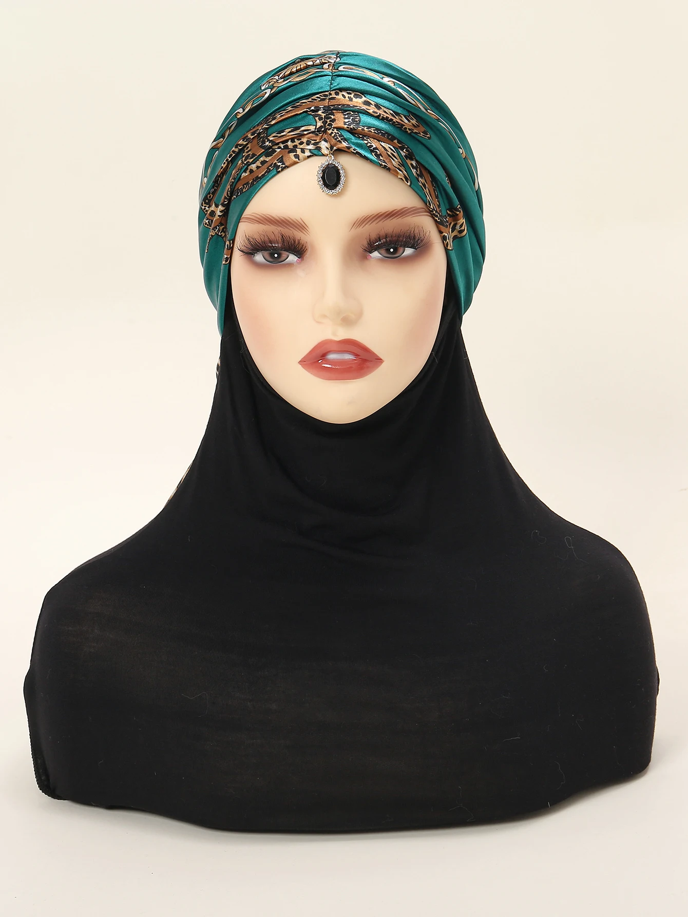 Donne stampate Hijab musulmano foulard estate triangolo fascia raso femminile turbante signore moda scialle sciarpa lunga 135*50cm