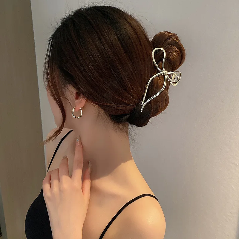 Pinza de pelo de Metal ahuecada de lujo para mujeres y niñas, cangrejo de pelo geométrico, Clip de captura de lazo Vintage femenino, accesorios para