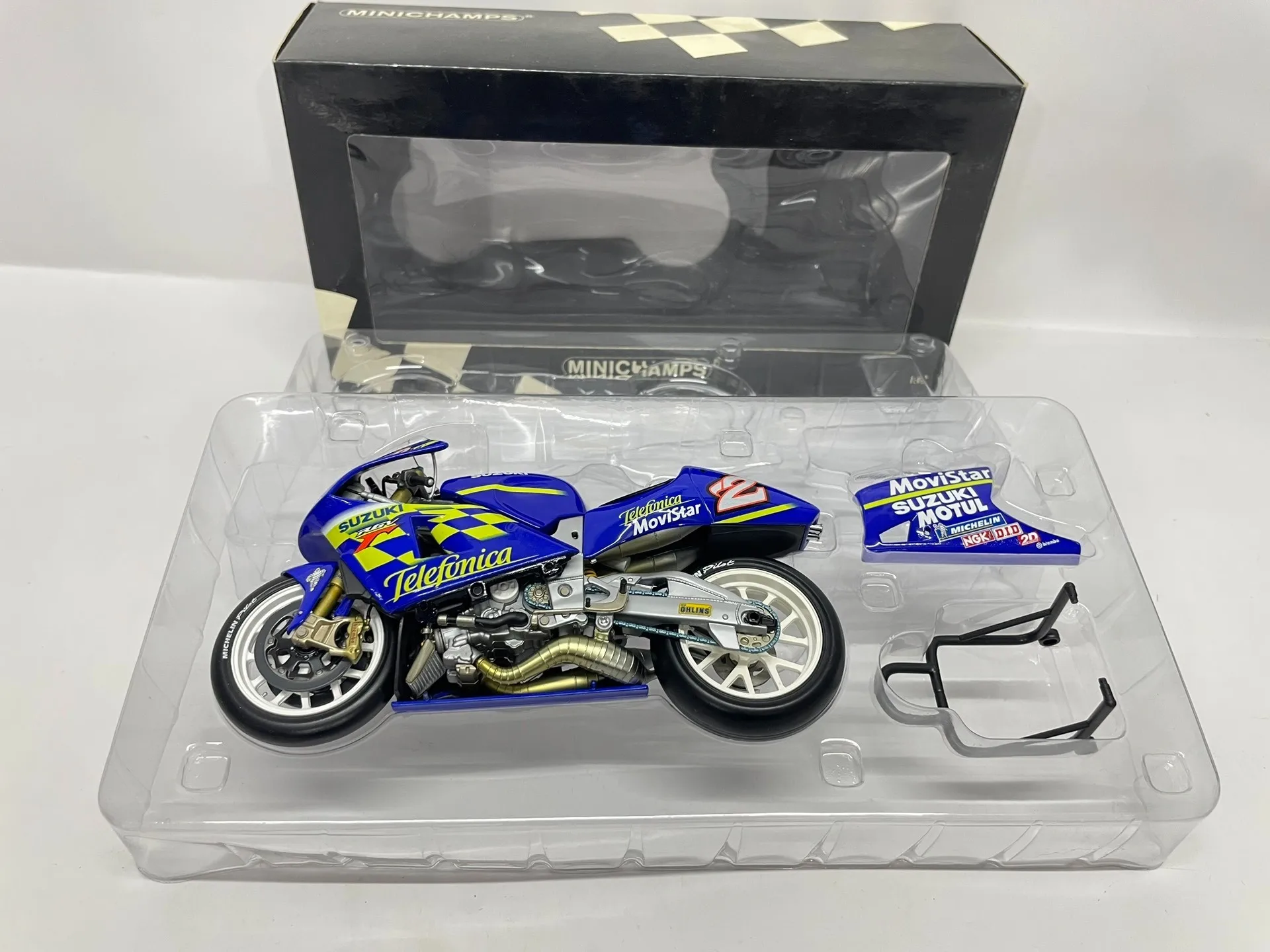 

Minichamps 1:12 RGV500 Kenny Roberts 2000 Simulation Limited Edition Alloy Metal Static Motorcycle Model Toy Gift
