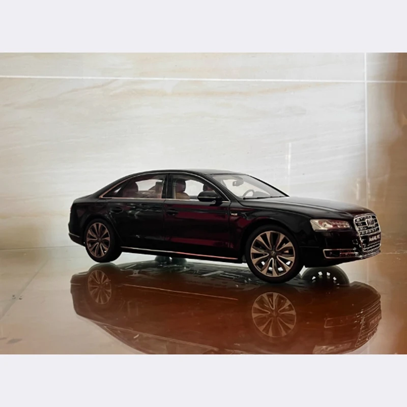 Kyosho 1/18 scale Audi A8L W12 Alloy Convertible Sports Model Car Adult Souvenir Classic Static Display Collectible Toy Gift