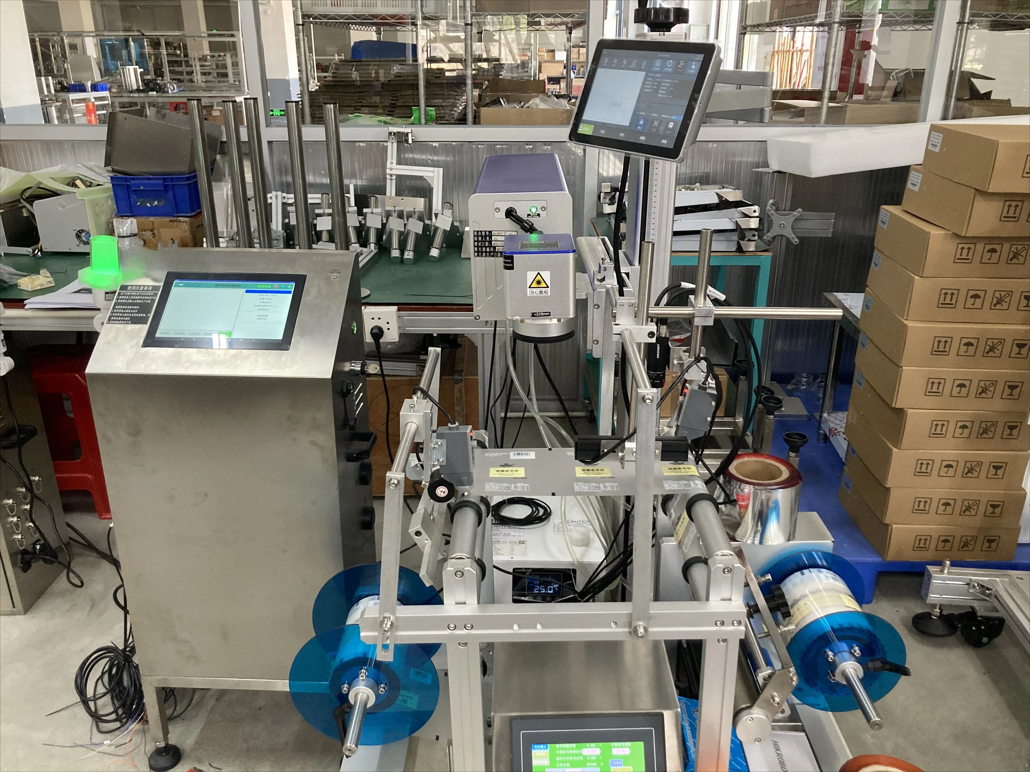 نظام رؤية صناعي فعال للكشف عن العيوب وطباعة رمز تاريخ الباركود وأكياس الزجاجات البصرية #2