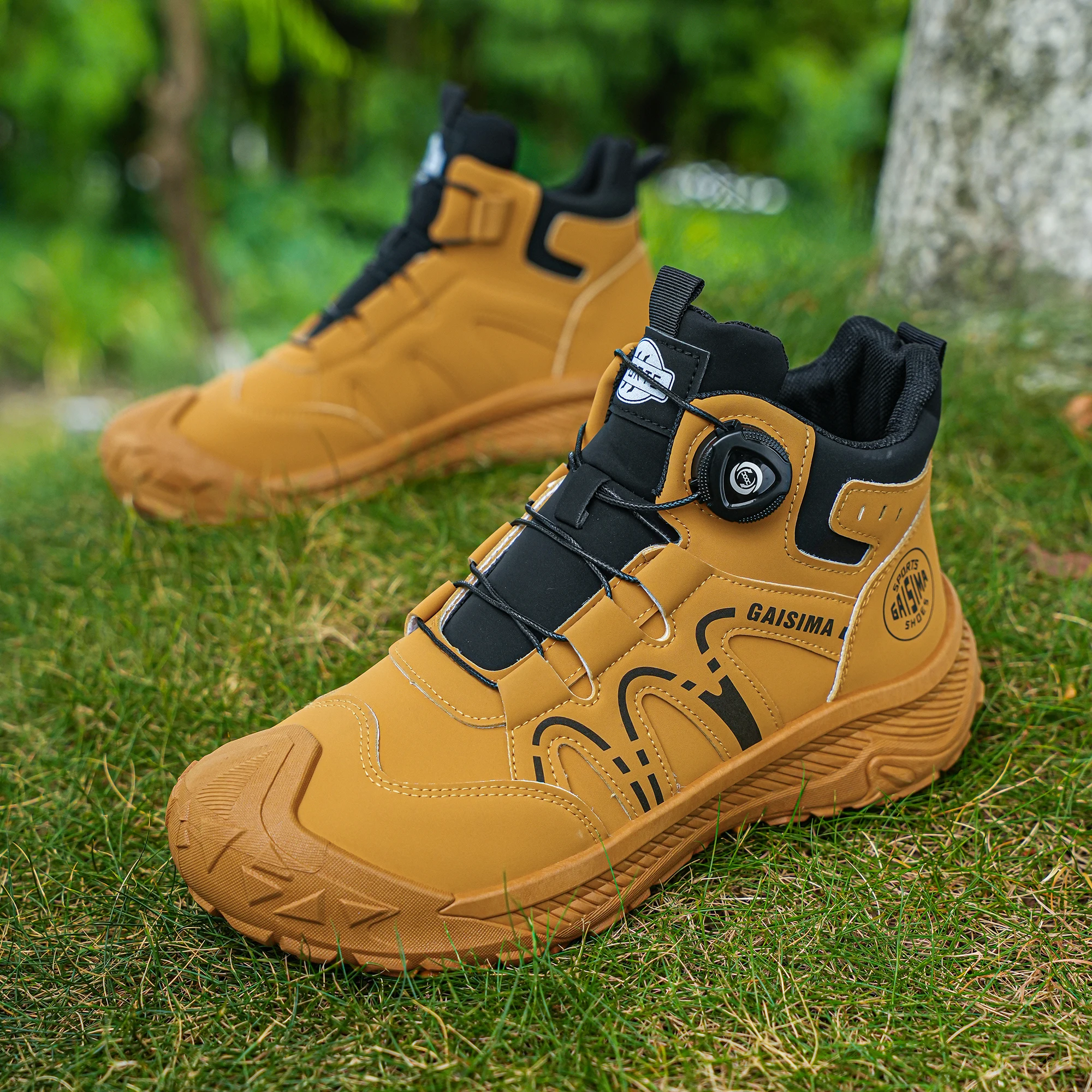 High-top Classic Men's Boots Wear-resistant Sole Soft Upper Classic and Fashionable, Suitable for Hiking and Outdoor Wear.