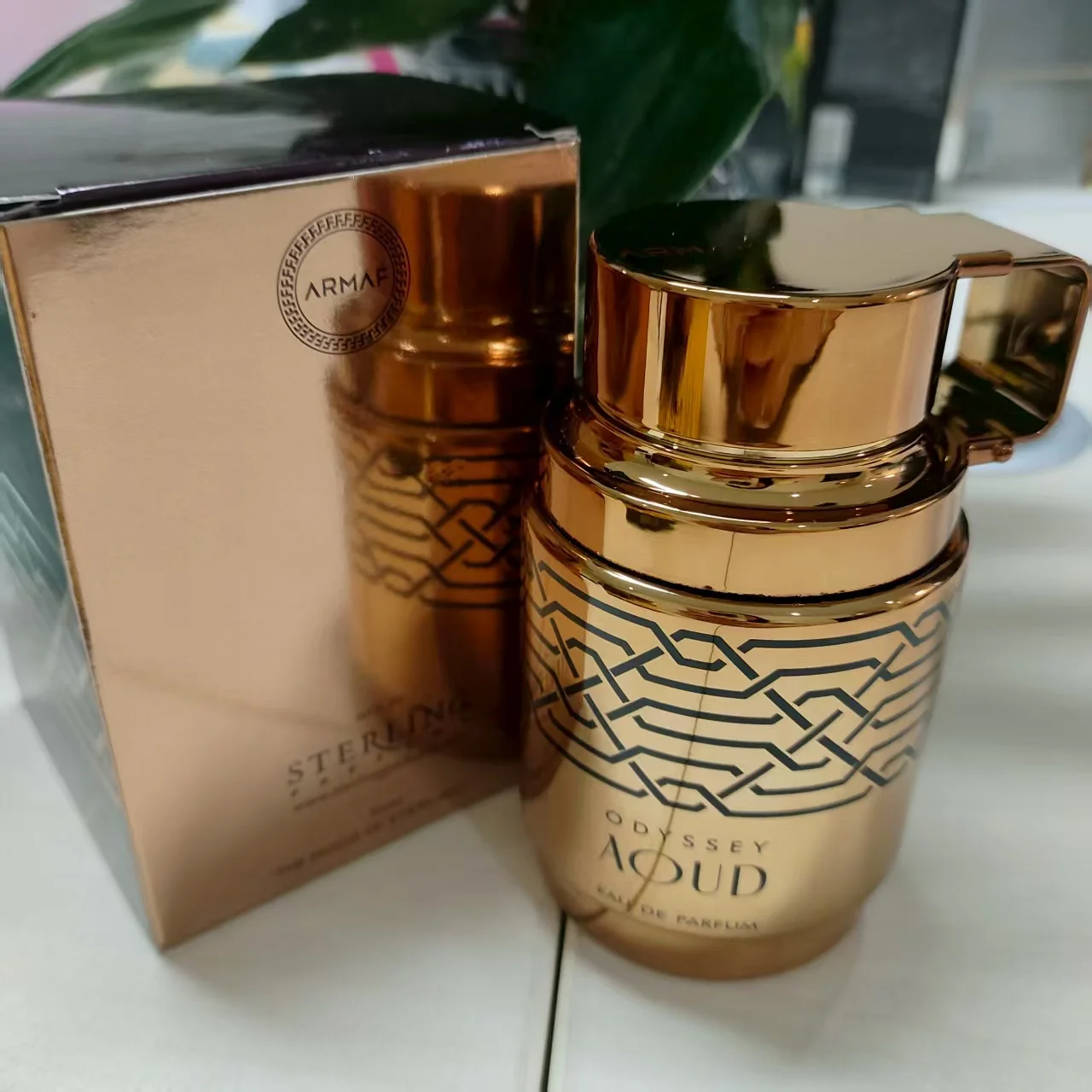 Armaf Odyssey Aoud Herren-Eau de Toilette Spray, 3,4 oz (100 ml), schlicht und elegant