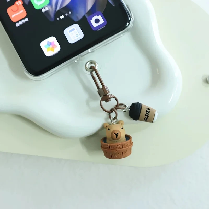 Funny Resin Capybara Key Chains for Women Girls Capibara Animal Keychain Kawaii Bag Backpack Charms Friend Couple Jewelry Gift