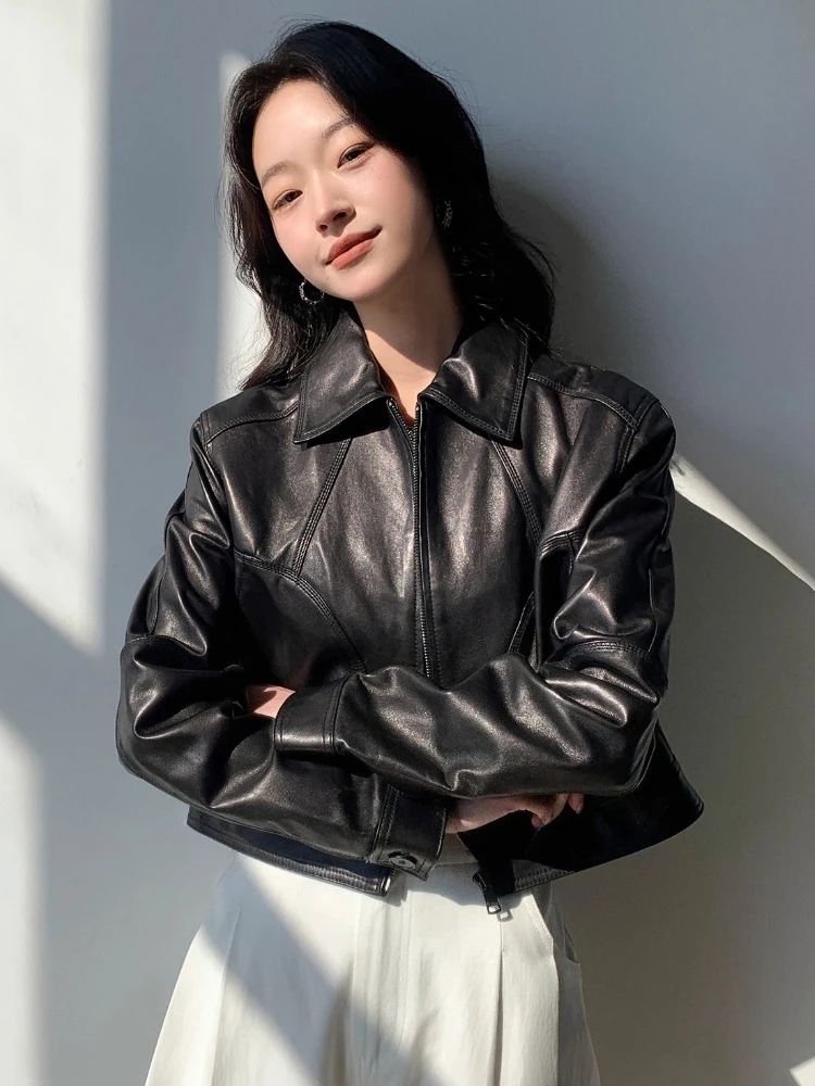 Casual zwarte lederen jassen voor dames lente herfst 2025, nieuwe high-end eenvoudige zachte slanke korte echte schapenvacht jas
