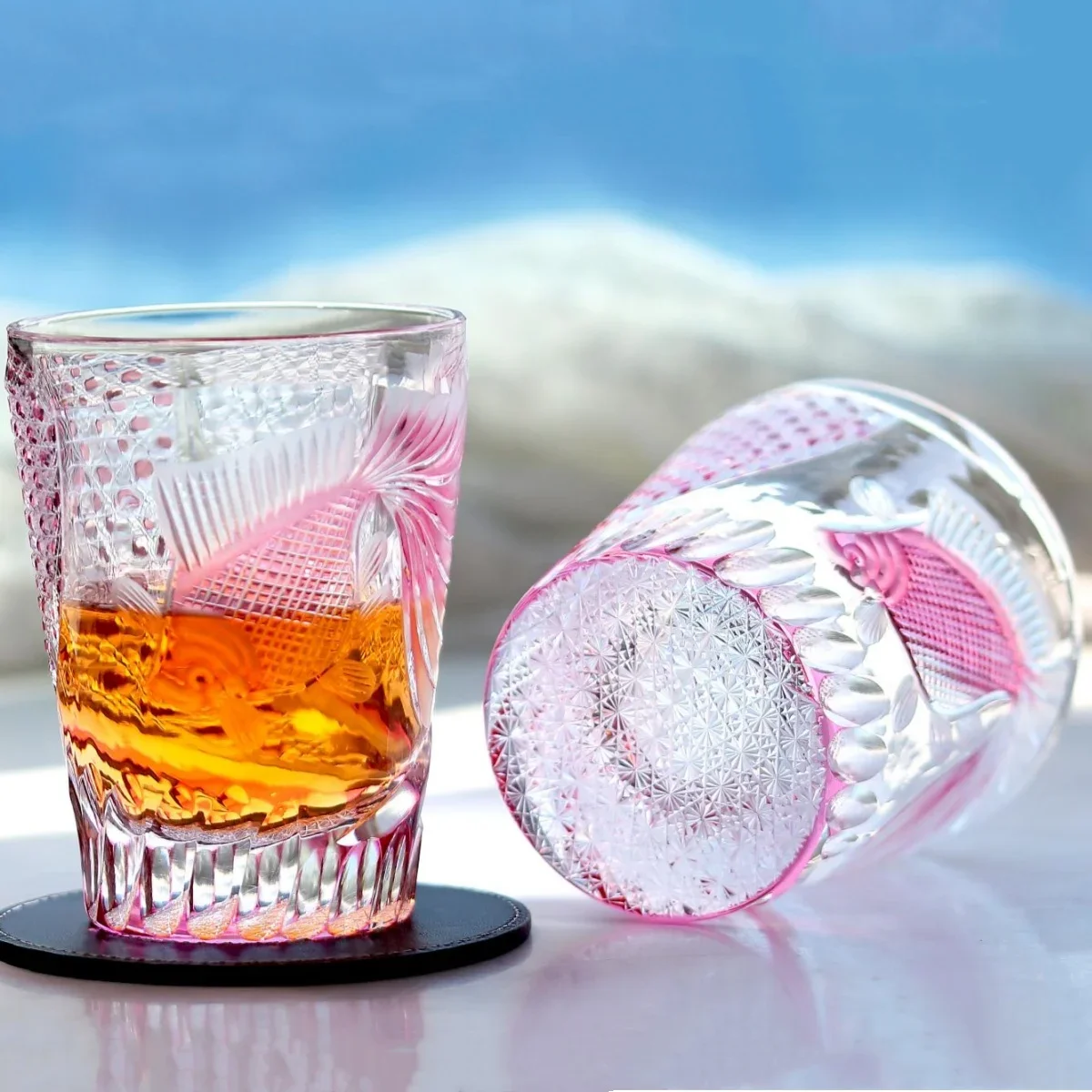 Handmade Japanese Style Heavy Whiskey Glasses Edo Kiriko Gold Fish Design Pink Highball Glasses for Rocks And Cocktails