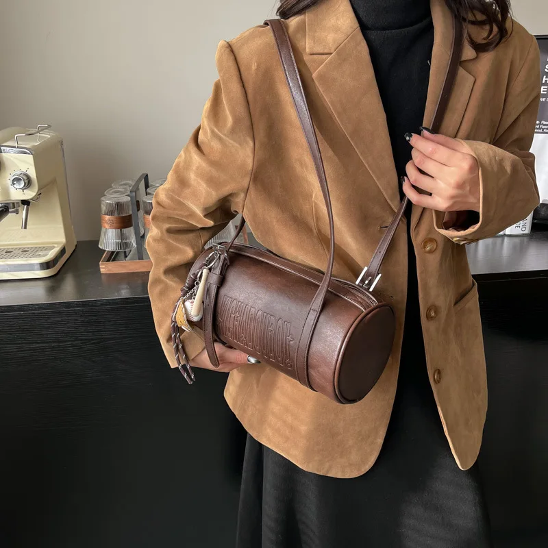 

Женский рюкзак из мягкой кожи, винтажная сумка-цилиндр, многосторонняя трансформируемая сумка-подушка Maillard цвета с подвеской