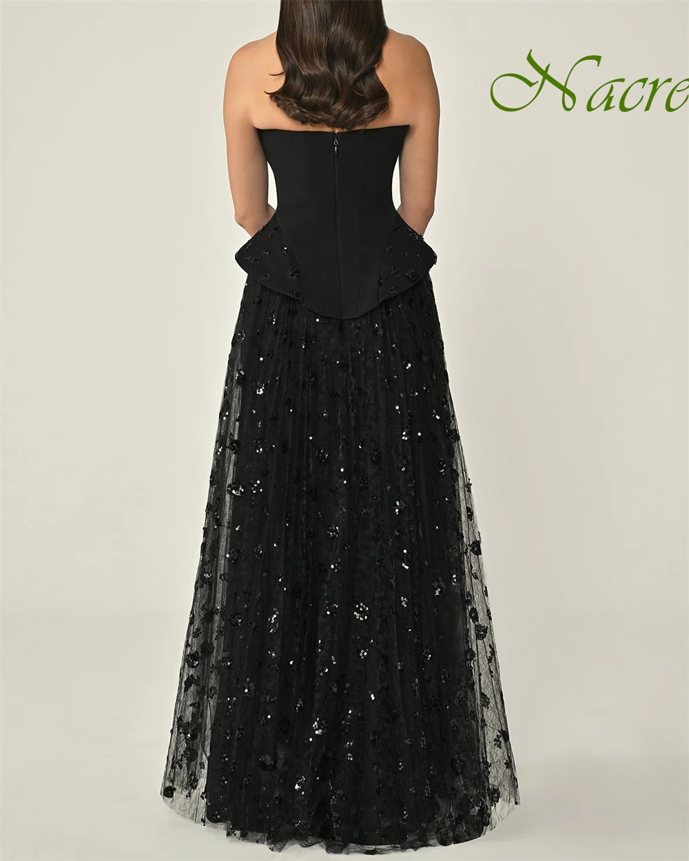 فستان سهرة رائع بدون حمالات بدون أكمام مخصص عالي الجودة من التل فساتين لحضور الحفلات الموسيقية زهور رقيقة لحفلات الزفاف