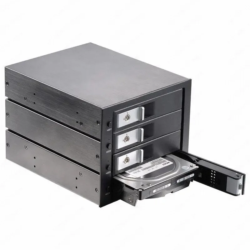 5.25 optical drive position 3.5 inch SATA multi-disk position, built-in SF8643 miniSAS hard disk case