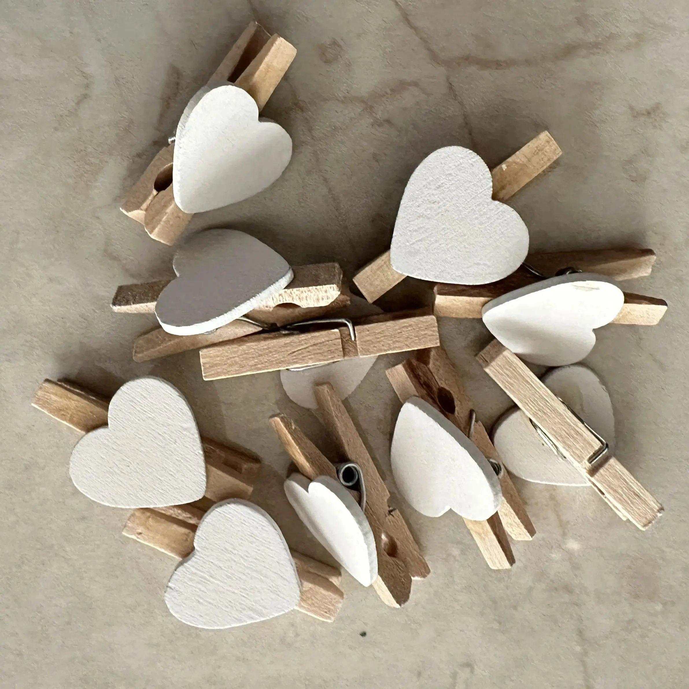 

100pcs White Heart Wooden Paper Pegs,Pendant Photo Clips,Pin Clothespin Crafts for Wedding Party Gift Favor Decoration