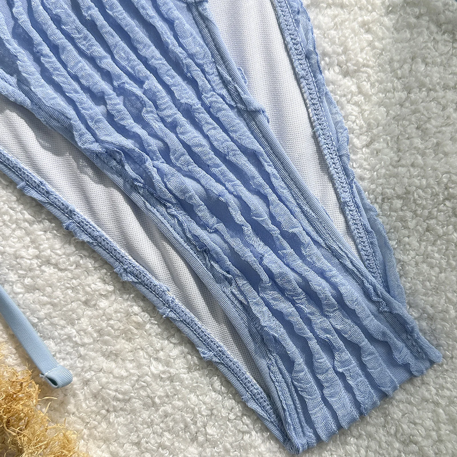 ชุดว่ายน้ำเซ็กซี่แบบแยกชิ้น ปี 2026 สำหรับผู้หญิง สีพื้น ทรงสามเหลี่ยม บิกินี่สองชิ้น ประดับลูกปัดรูปหัวใจ ชุดว่ายน้ำผู้หญิง บิกินี่บราซิลเลียร์