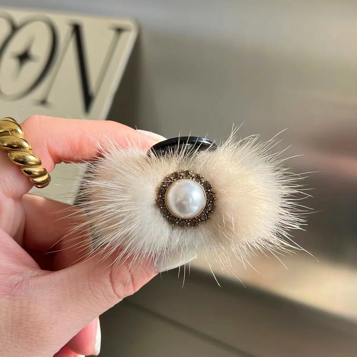 Cute Plush Natural Mink Fur New Hairpin Hair Claw Women Elegant Temperament Real Fur Hairgrips Fashion Hair Accessories