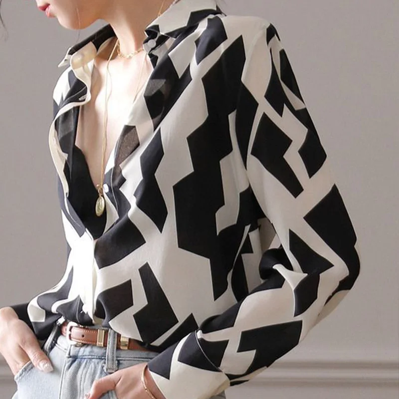 Spring New Fashion Plaid Turn-down Collar Long Sleeve Blouse Ladies Elegant Printing Buttons Loose Shirts Women Clothing Trend