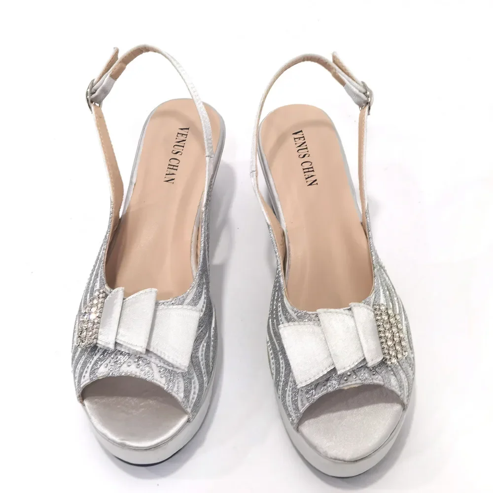 2024 Slingbacks Sandals in Silver Color High Quality Pretty Prices Nigerian Women Shoes and Bag Set for Garden Paraty