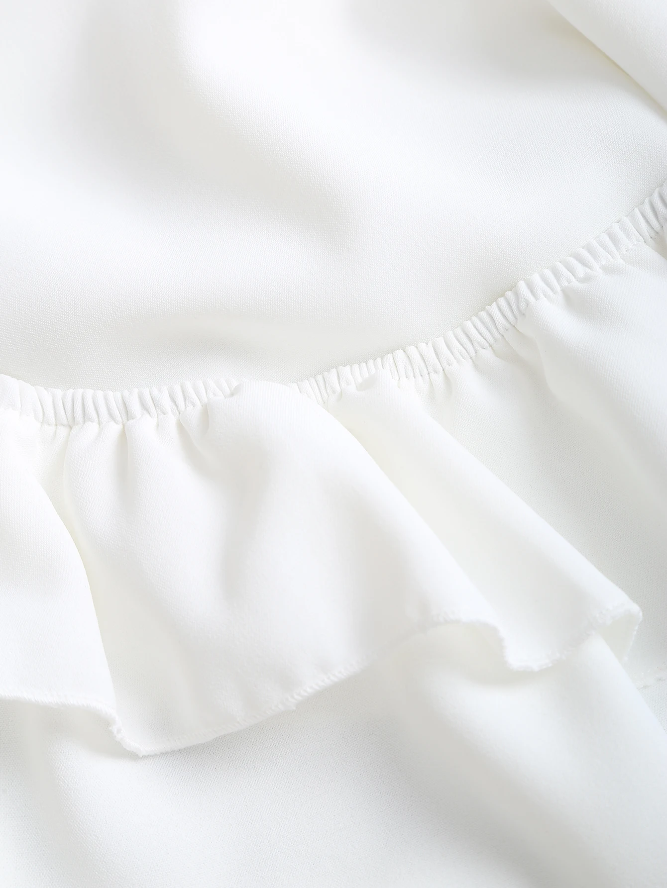 Top corto bianco con volant multistrato con scollo all'americana, top corto con volant a strati bianco stile Halter