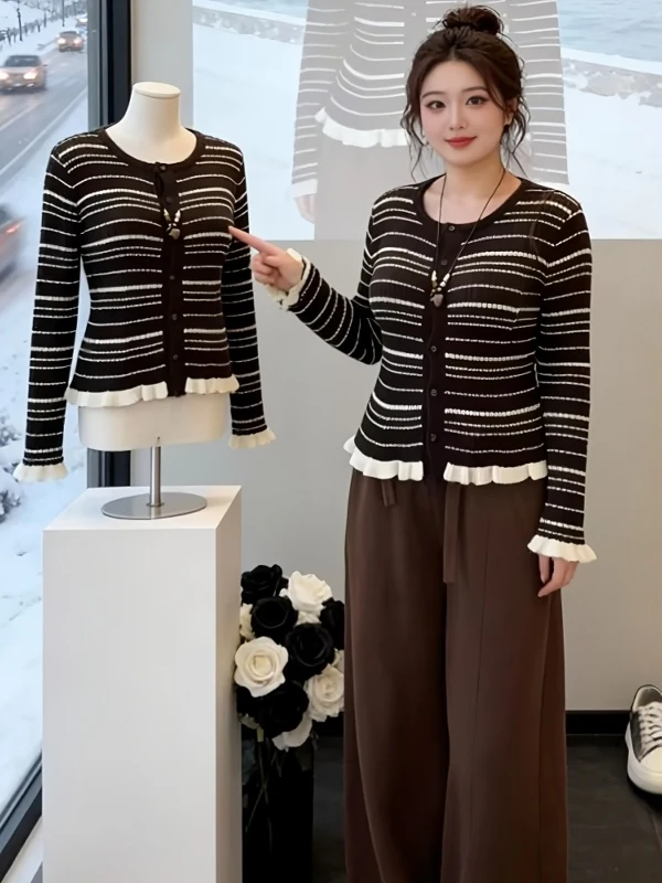 

Зимний вязаный свитер больших размеров в корейском стиле, приталенный, в полоску, с деревянными пуговицами, для полных женщин