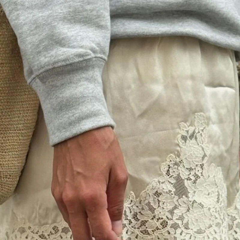 ホットエレガントなプレミアムミニサマーレースサテンショーツレーストリムカジュアルショーツ女性ビーチ日常着