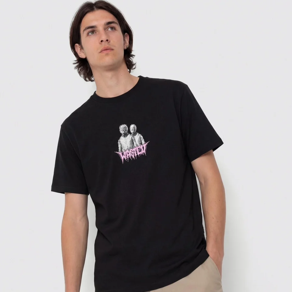 Футболка модного бренда Curse  – обзор и цена Streetwear Brand In Paris