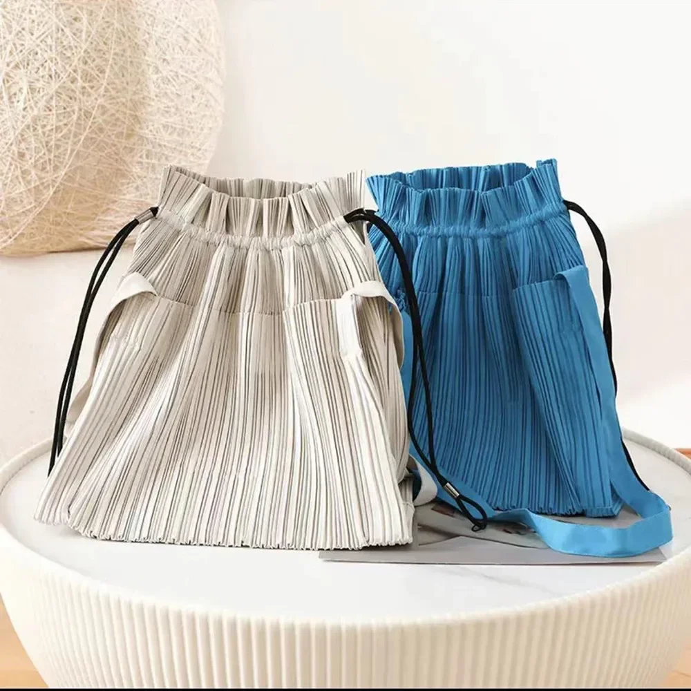 YUDX Miyake Pleated 2023 The Latest Model Contrasting One-shoulder Drawstring Bags for Women Fashion Haute Couture