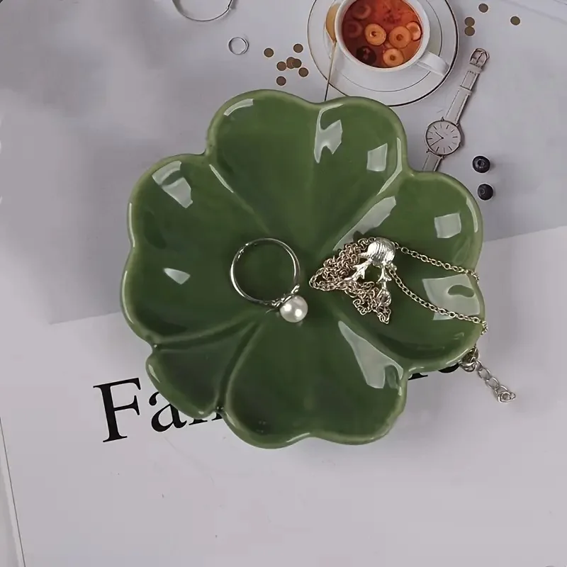 1 Stück Keramik-Schmucktablett, Tischplatte für Kosmetika und Accessoires, Kleeblatt-Aufbewahrungsbox im nordischen Stil für Hochzeit, Geburtstag, Geschenke – Detail 1