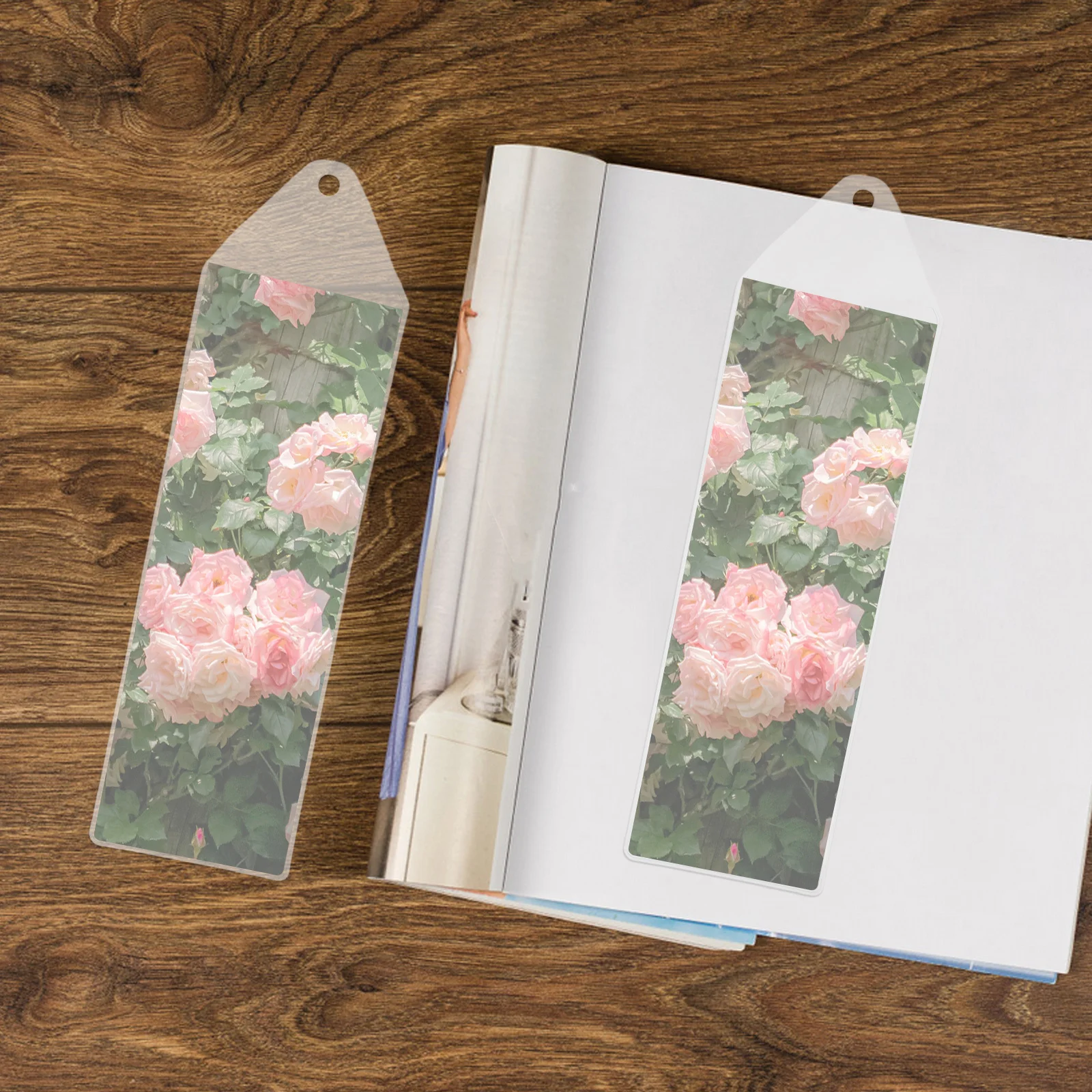 

10Pcs Bookmark Protector Sleeves Transparent Waterproof Bookmark Cover for Photos and Bookmarks Compact Easy Carry Storage