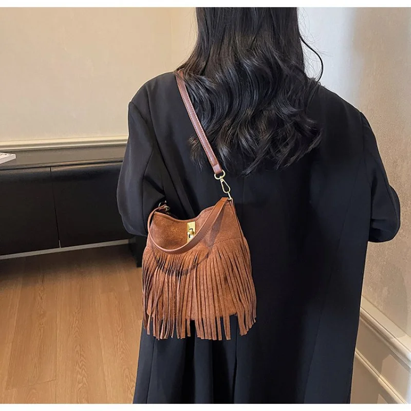 

High-End Women's Tote Bag Crafted From Premium Leather Featuring Trendy Design And Paris Vintage Style