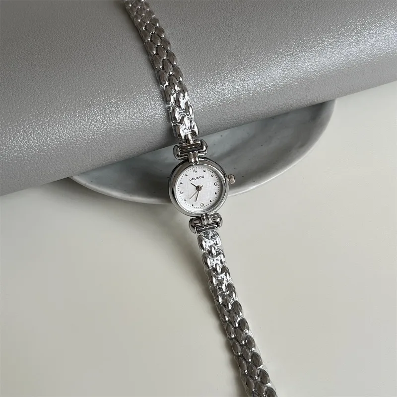 ساعة نسائية أنيقة ماركة فاخرة صغيرة الحجم ساعة يد ذهبية سوار ساعات كوارتز للسيدات فستان هدايا دروبشيب Reloj Mujer