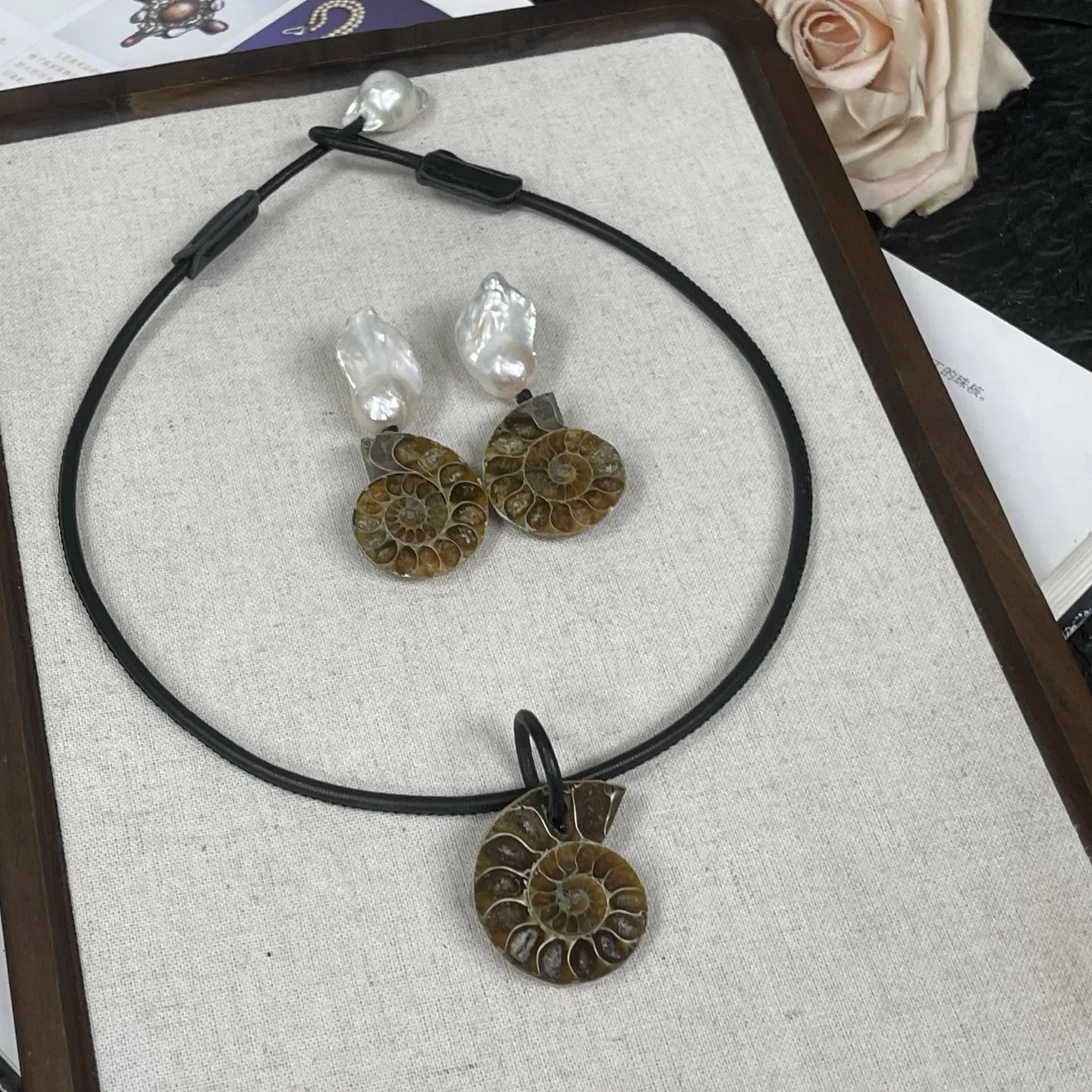 

Vintage white freshwater pearl baroque Snail fossils pendant Necklace Earrings High End Fashion Jewelry Women's Wedding Party