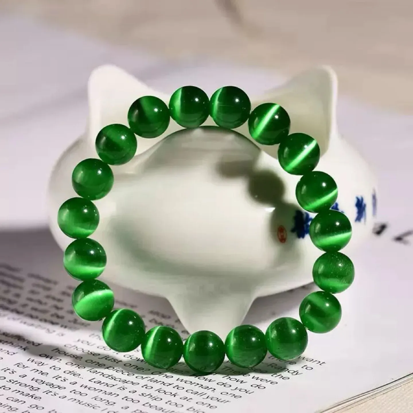 

Stylish young new dark green opal hand white bracelet for gifts