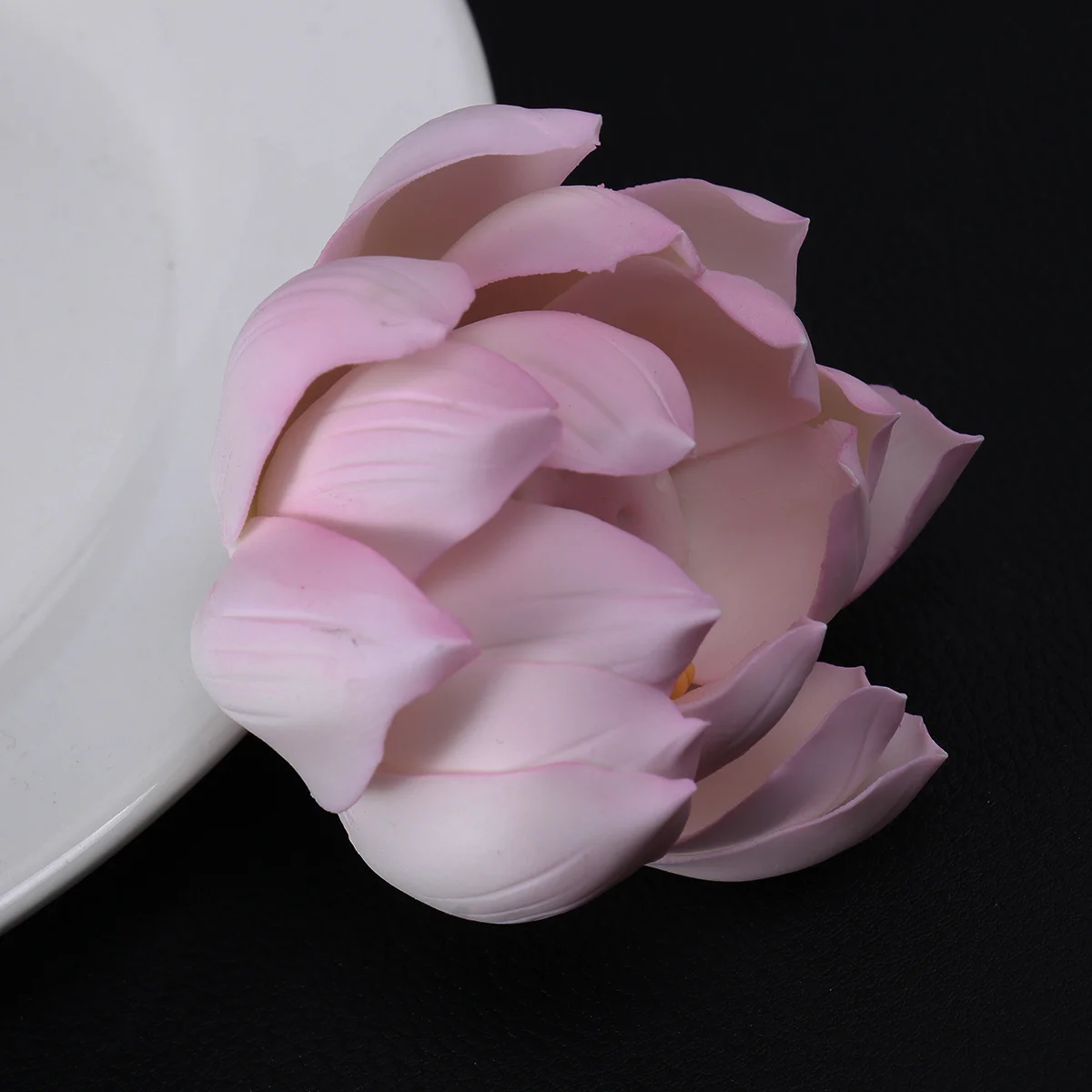 

1PC Handmade Lotus Flower Shape Incense Holder Incense Burner Supplies Ceramic Ornament (Style 2)
