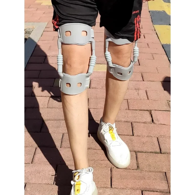 Exoskeleton assisted walking device for the elderly, knee assisted walking device, and protective equipment