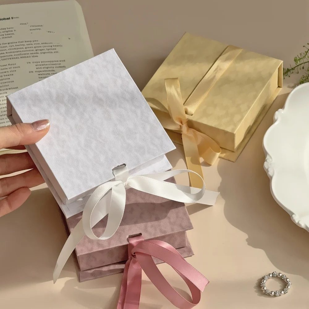

Flip Jewelry Organizer Silk Satin Book Shaped Jewelry Case Bowknot Jewelry Box Portable Wedding Gift Packaging Box For Wedding