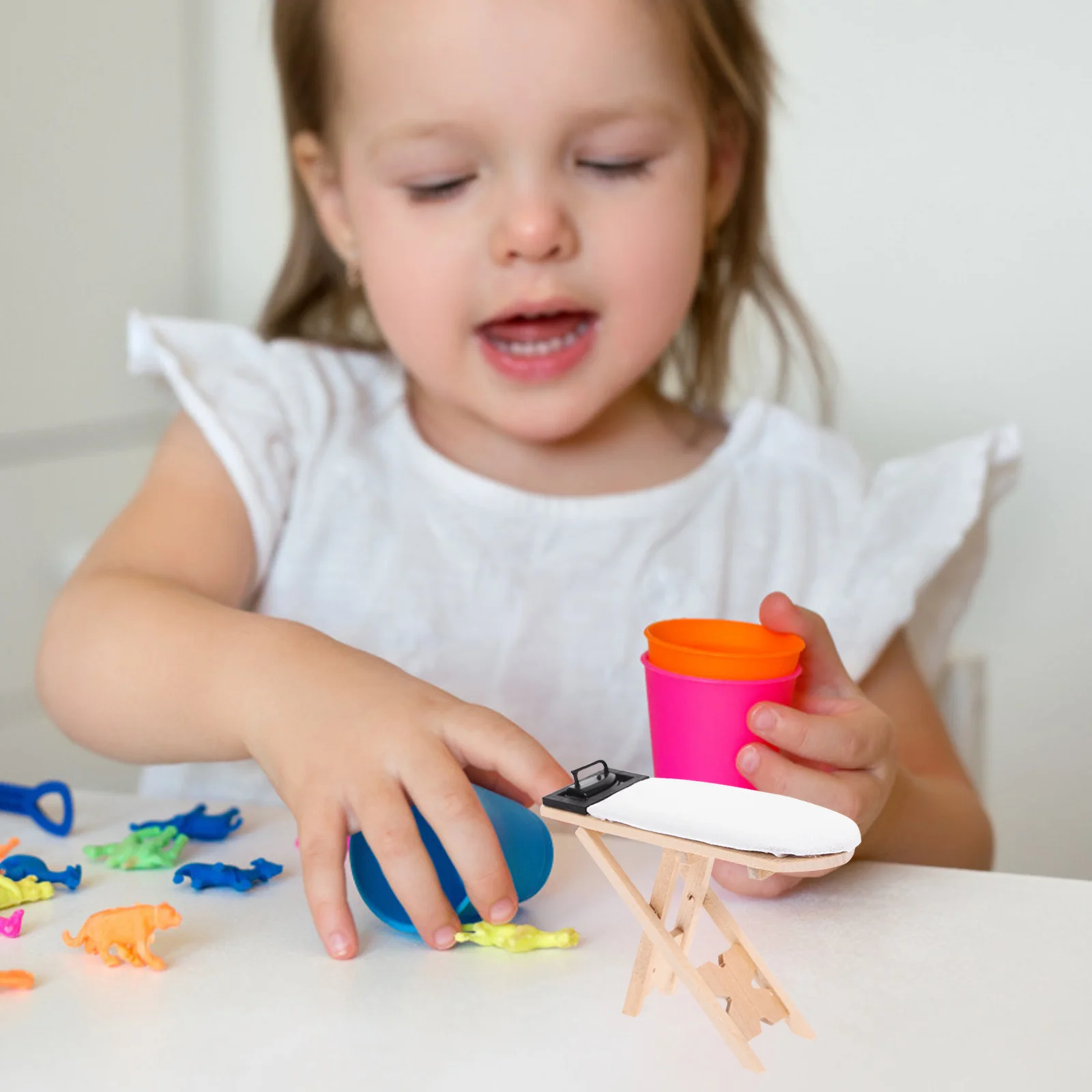 Casa de bonecas mini mesa de engomar móveis simulação de vapor em miniatura adornar modelo kit brinquedo