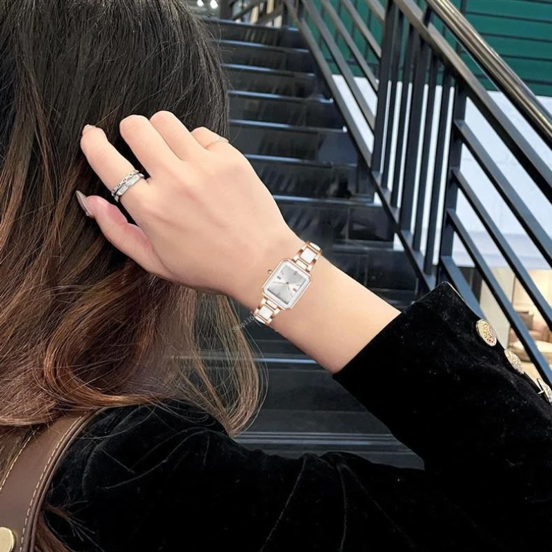 ساعة نسائية أنيقة على الموضة متعددة الاستخدامات ساعات كوارتز مربعة الشكل هدايا فاخرة للسيدات ساعات المعصم Reloj Mujer Montre فام سيساك