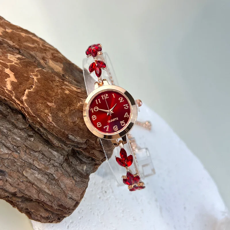 

Round alloy case Arabic numeral classic dial leaf-shaped diamond-encrusted fashionable bracelet elegant ladies quartz watch